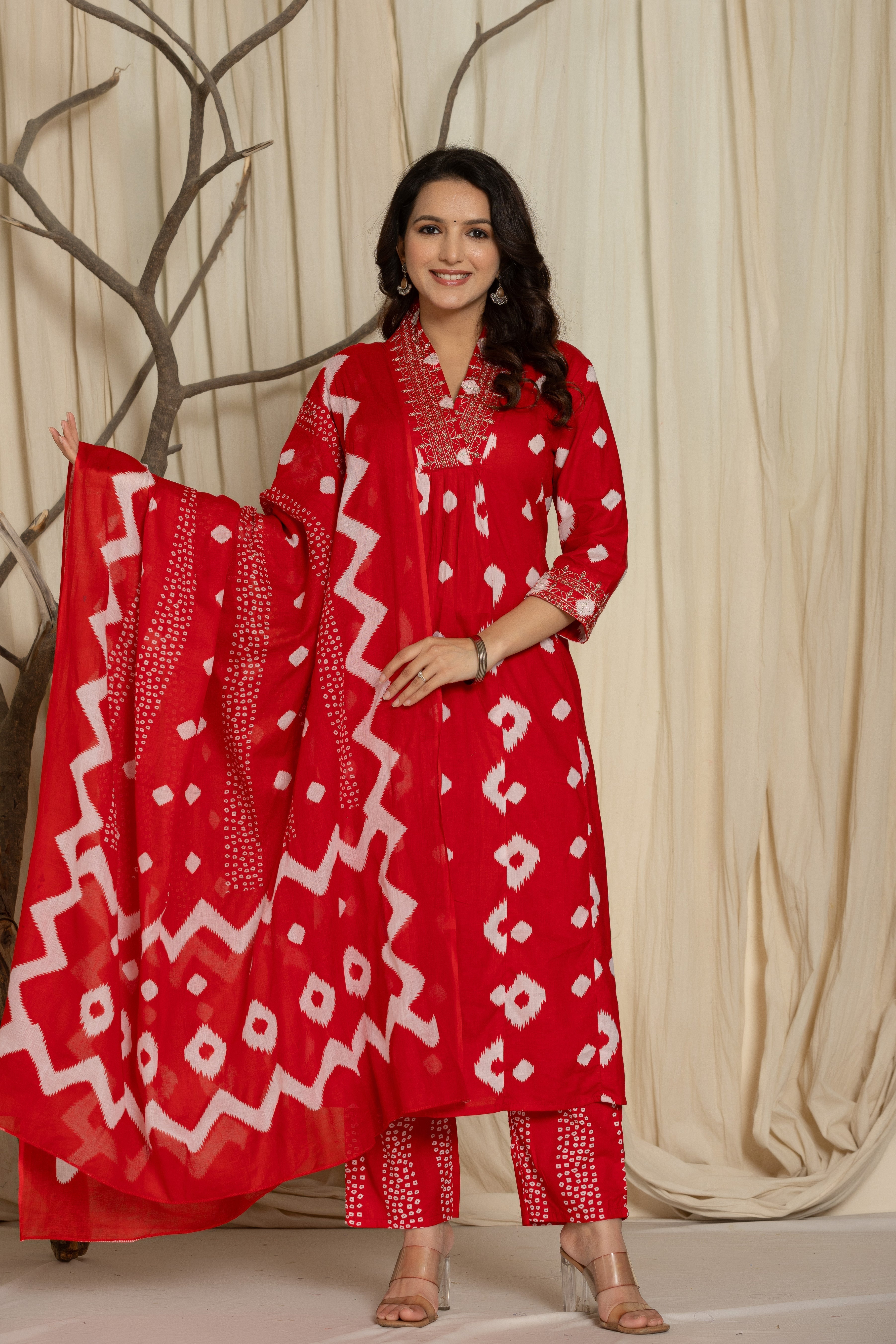 Beautiful Pink Prosin Print Suit Set with Lace At Neck