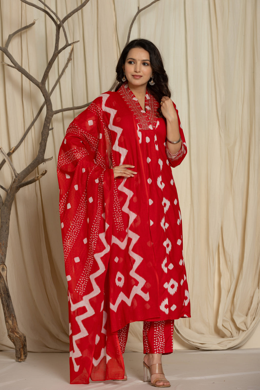 Beautiful Pink Prosin Print Suit Set with Lace At Neck
