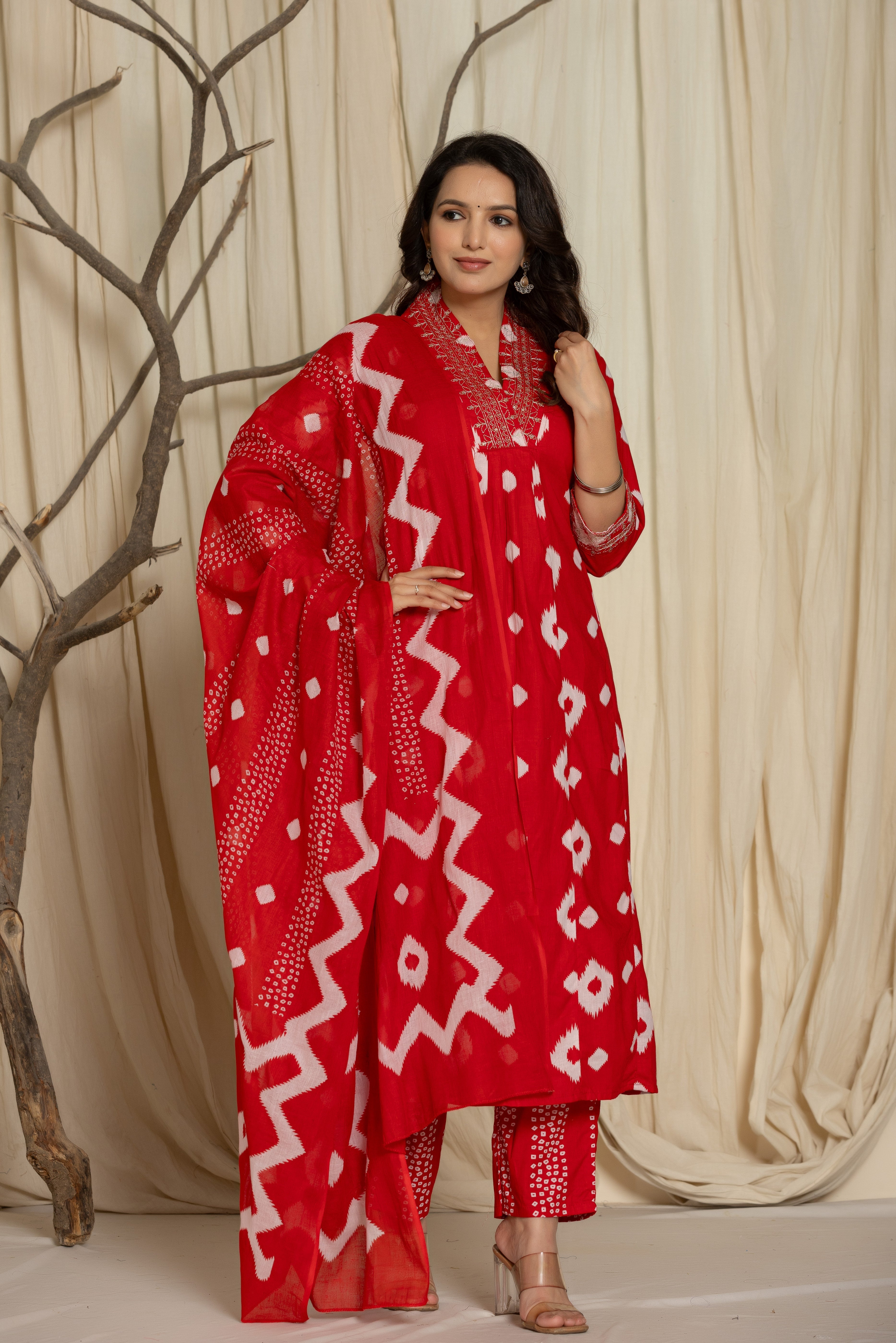 Beautiful Pink Prosin Print Suit Set with Lace At Neck
