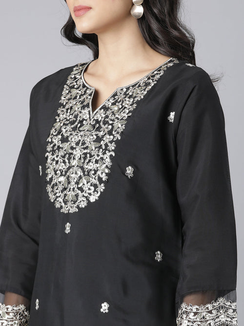 Black Floral Embroidered Kurta Set with Silver Threadwork and Organza Dupatta
