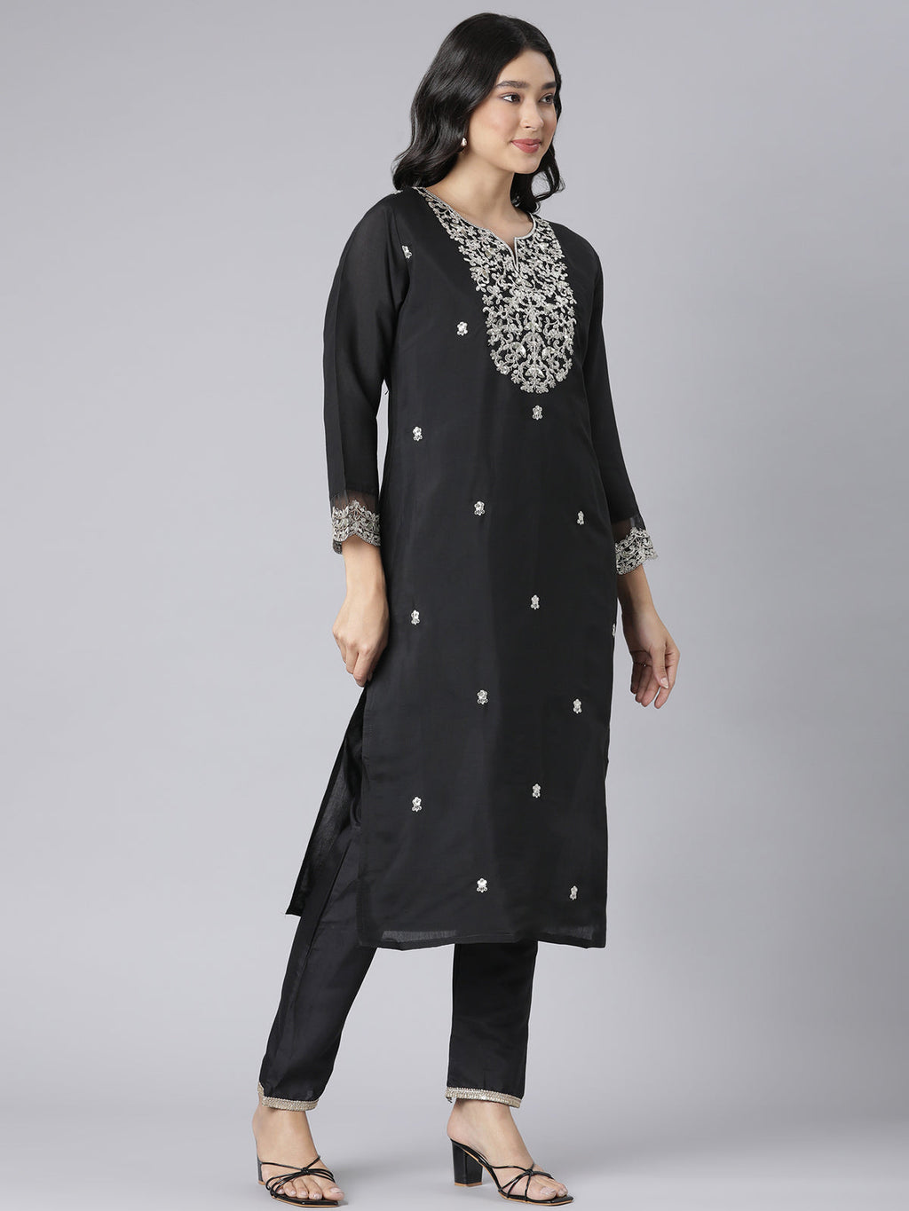 Black Floral Embroidered Kurta Set with Silver Threadwork and Organza Dupatta